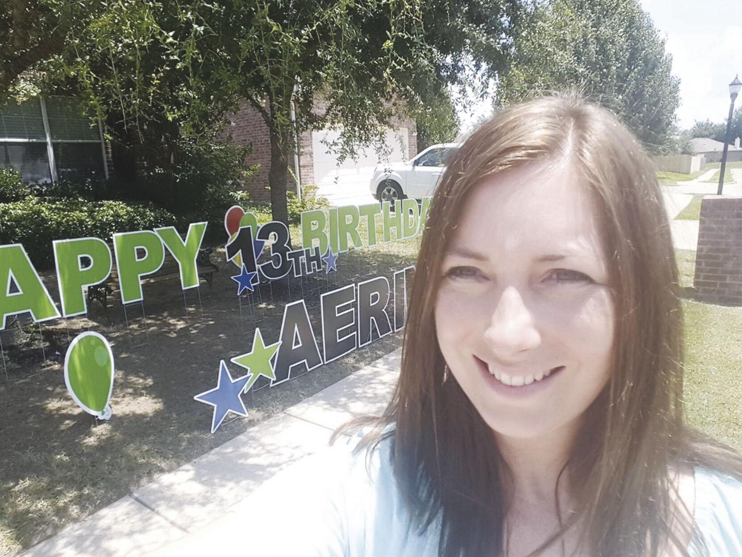 Greenville, TX: ‘Gypsies’ owner brings delight throughout county with yard sign greetings
